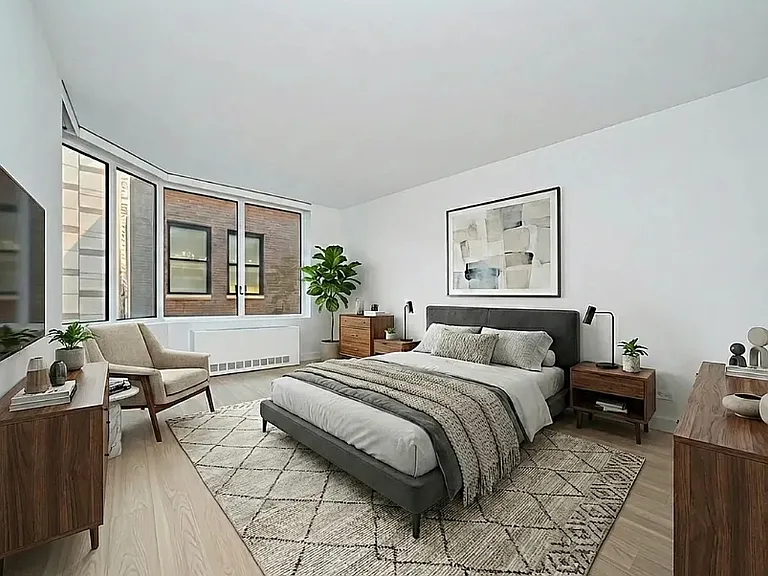 70 W 37th St #1002 — Photo 4