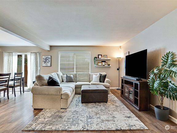 4th image of 7212 179th Street Ct E