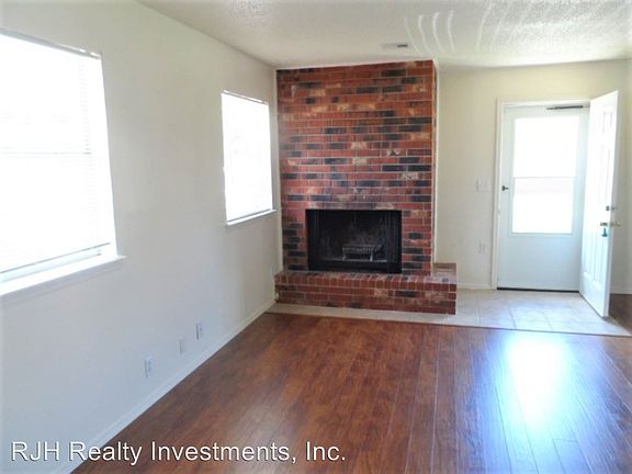 2nd image of 112 NE 12th St