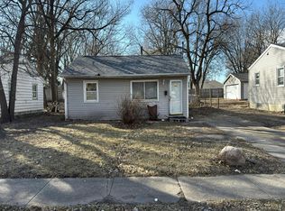 1316 E 27th Ct, Des Moines, IA 50317