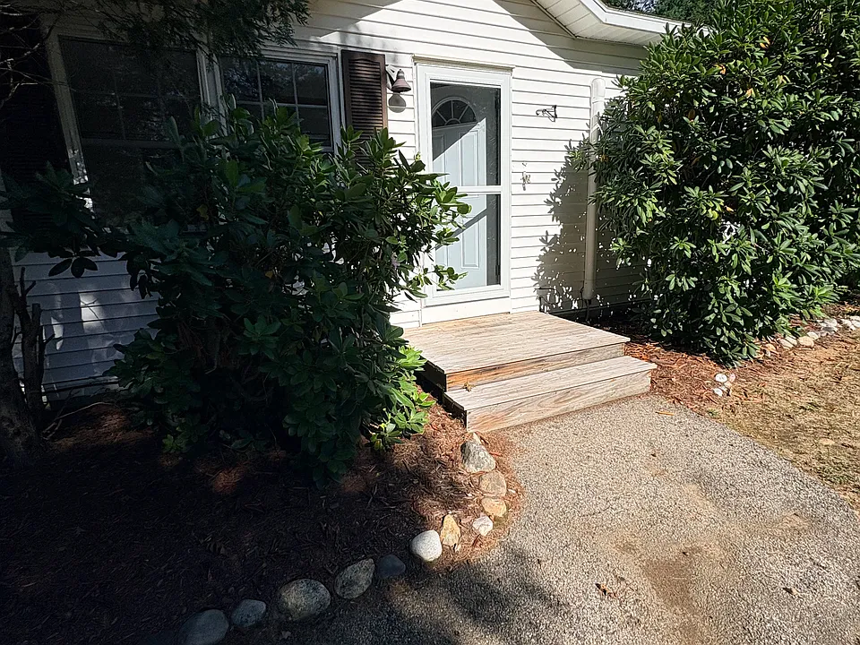 60 New Boston Rd #A