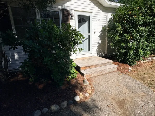 60 New Boston Rd #A, Kingston, NH 03848