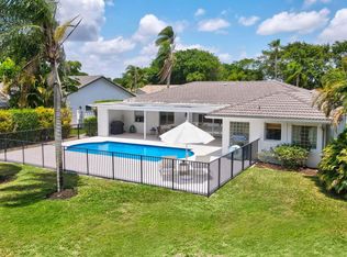 10194 Harbourtown Ct, Boca Raton, FL 33498