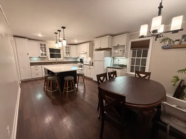445 N 4th St, River Falls, WI 54022