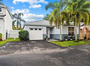 4170 SW 70th Ter, Davie, FL 33314