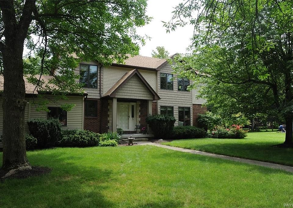 1st image of 5 Oakmont Ct