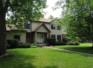 5 Oakmont Ct, East Amherst, NY 14051