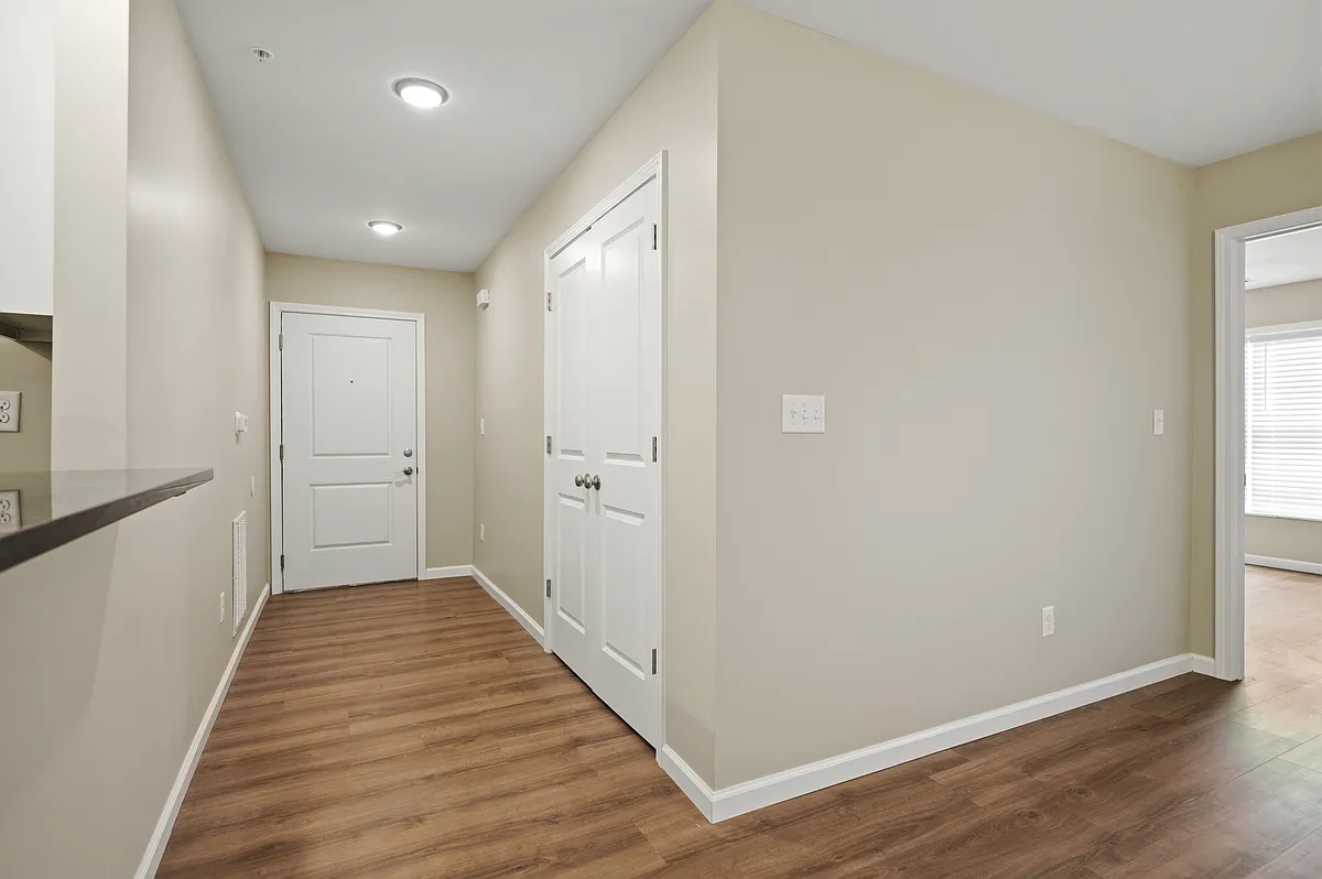Building Photo - 2319 Lantern Ridge Dr #2