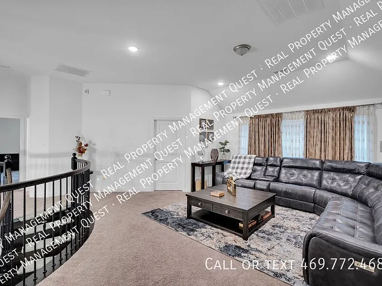 1767 Shumard St — Photo 17
