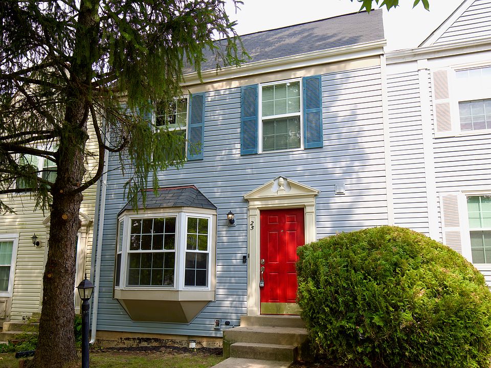 1st image of 25 Prairie Landing Ct