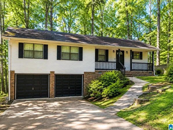 1597 Shelia Dr, Weaver, AL 36277