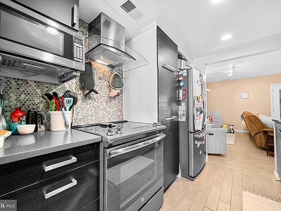 4th image of 2182 Monaghan Dr
