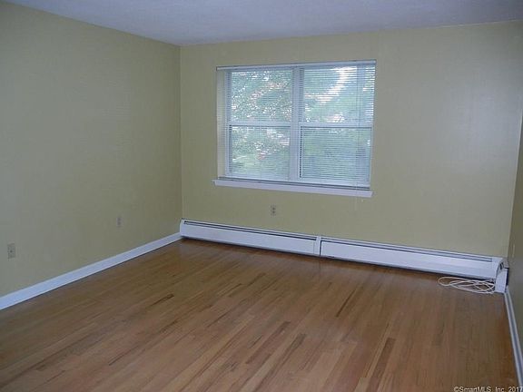 4th image of 102 Oakwood Ave #B