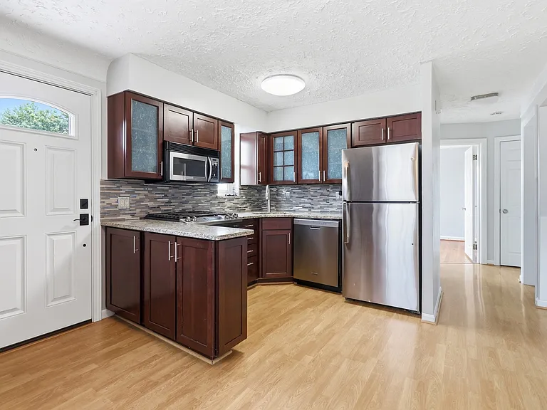 8330 Wexford Ave — Photo 56