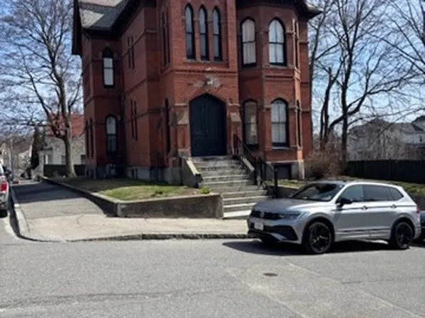 8 Claremont St #3B, Worcester, MA 01610