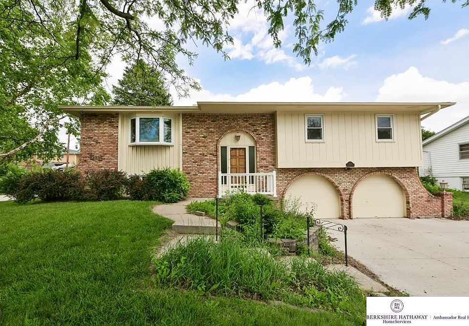 1st image of 9701 Briarwood Ln