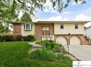 9701 Briarwood Ln, Bellevue, NE 68123