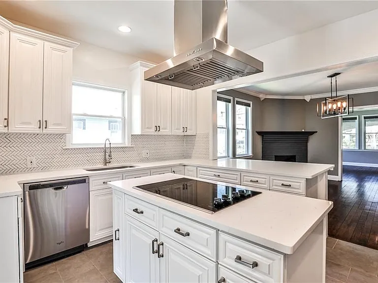220 Mayson Ave — Photo 12