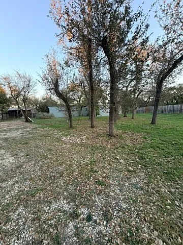 2001 Eagles Way — Photo 16