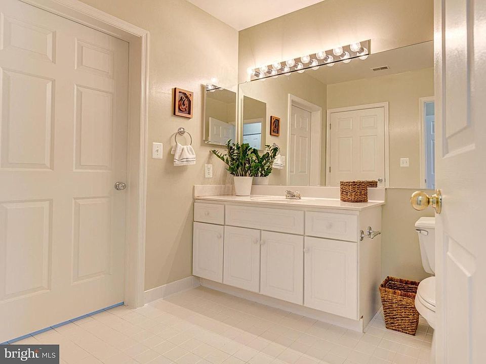 2nd Bedroom bath