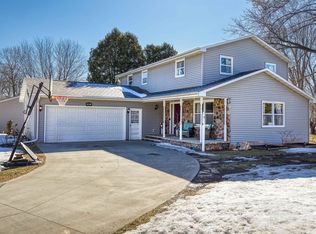 2601 Crestview Dr, Appleton, WI 54915