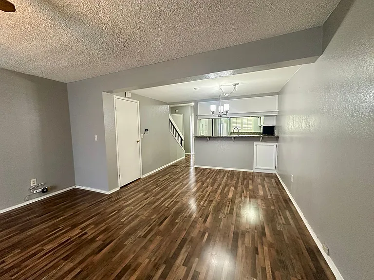 6226 Joaquin Murieta Ave #B — Photo 4