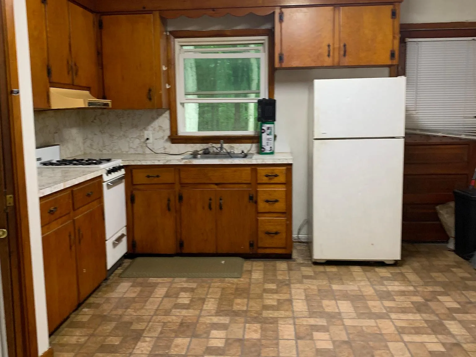 Crescent Ave, Highland — Photo 4