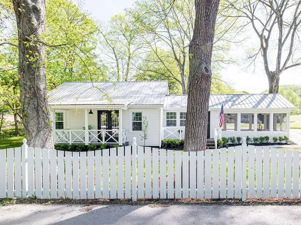 3730 Robinson Rd, Thompsons Station, TN 37179