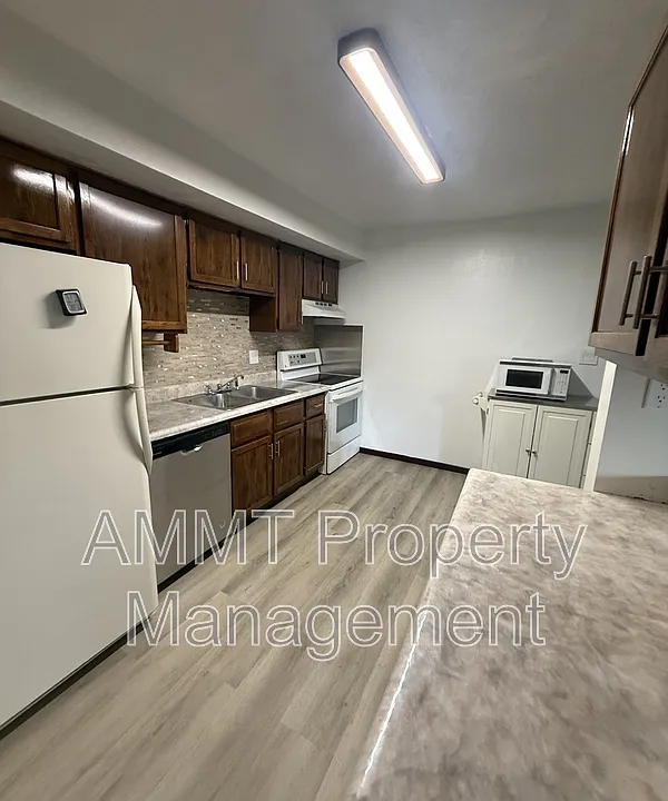 608 S Garnavillo St #1