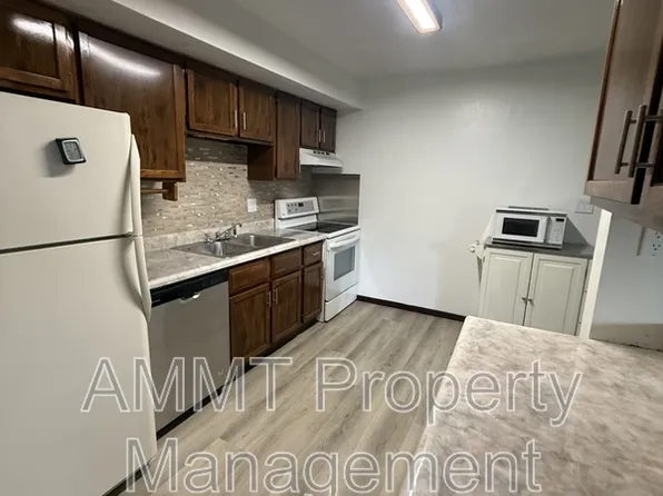 608 S Garnavillo St APT 1, Anamosa, IA 52205