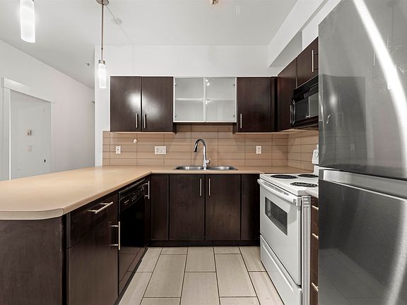 3rd image of 33545 Rainbow Ave #111