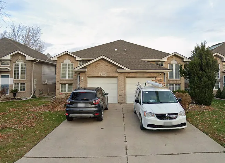 3262 Daytona Ave — Photo 2