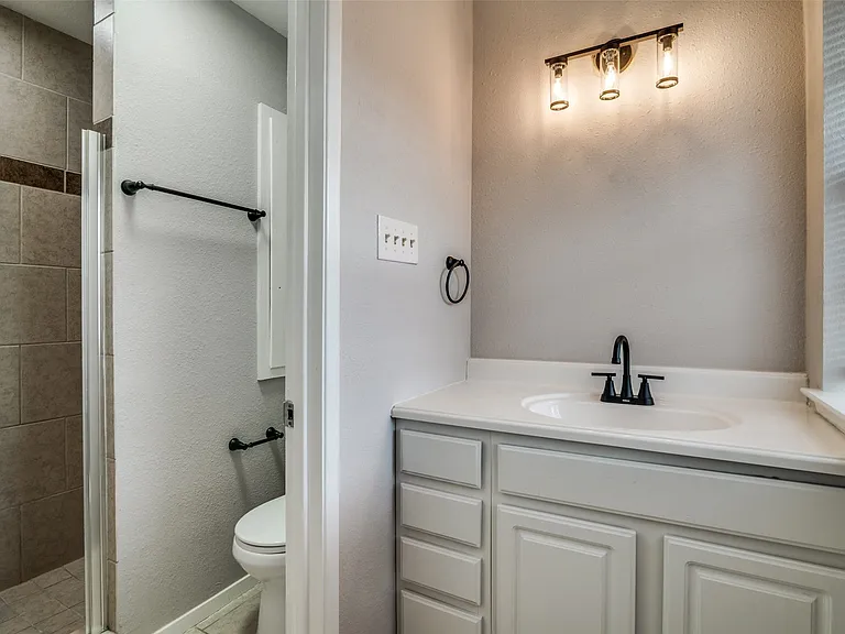 614 Debra Dr — Photo 10