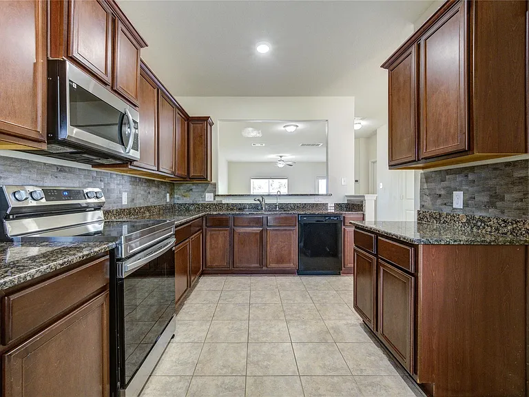 22534 Cloverland Field Dr — Photo 7