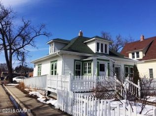 107 E 5th St, Morris, MN 56267