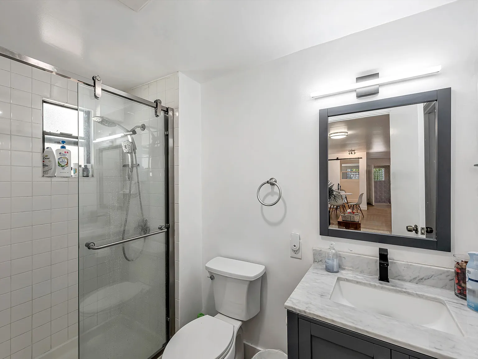 2 bed, 815 sqft, $4,950 — Photo 4