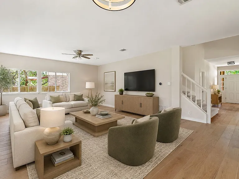 3811 Standfield Ct — Photo 3
