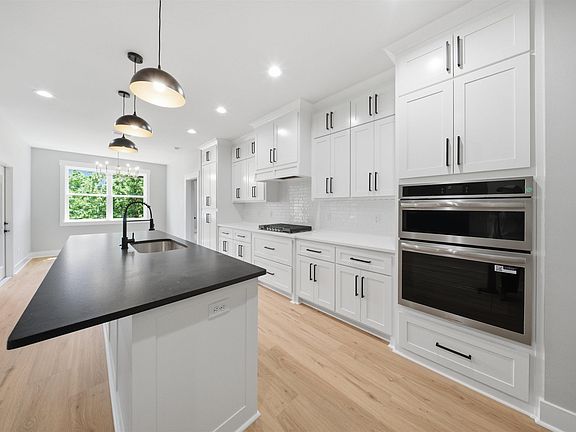 3rd image of 1197 Fern Ridge Rd