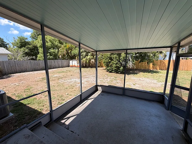 3312 Melton St N — Photo 15
