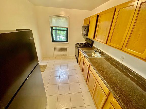 3rd image of 11 Keller Ln #1