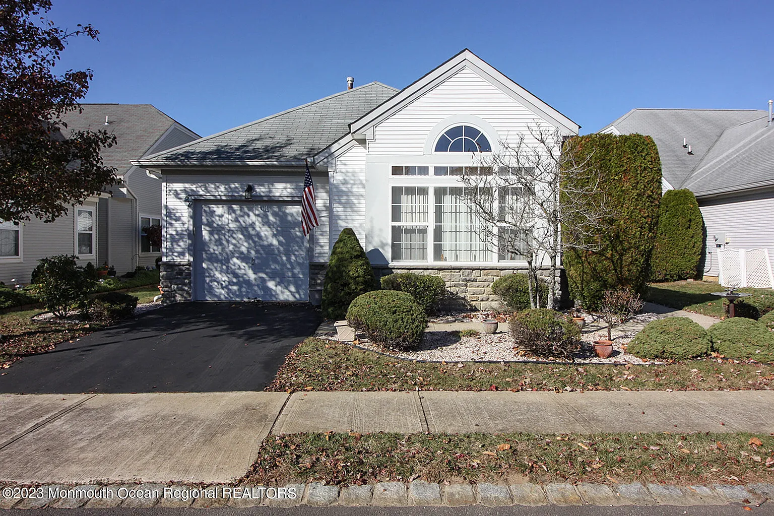 27 Florence Drive photo 1