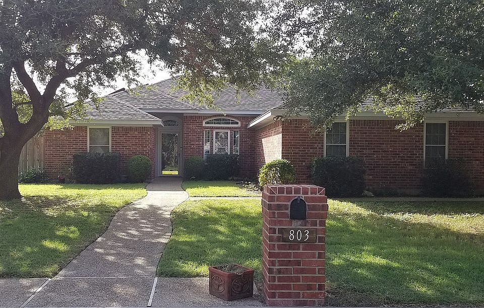1st image of 803 Eagles Nest Dr