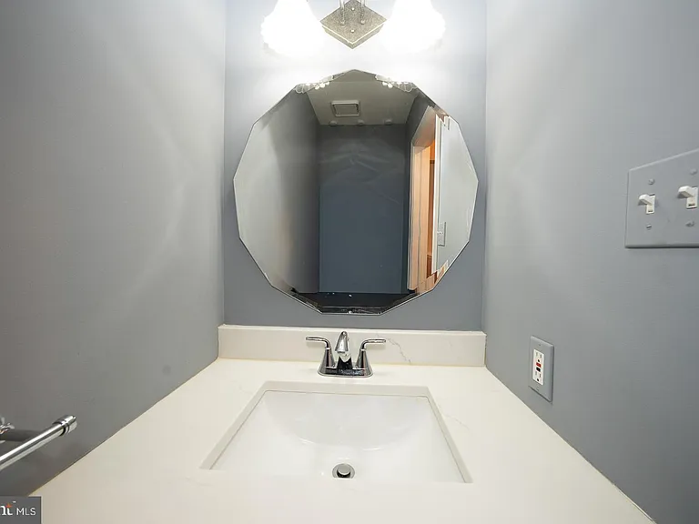 234 Lookout Pl — Photo 5