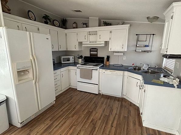 163-8775 20th St #163