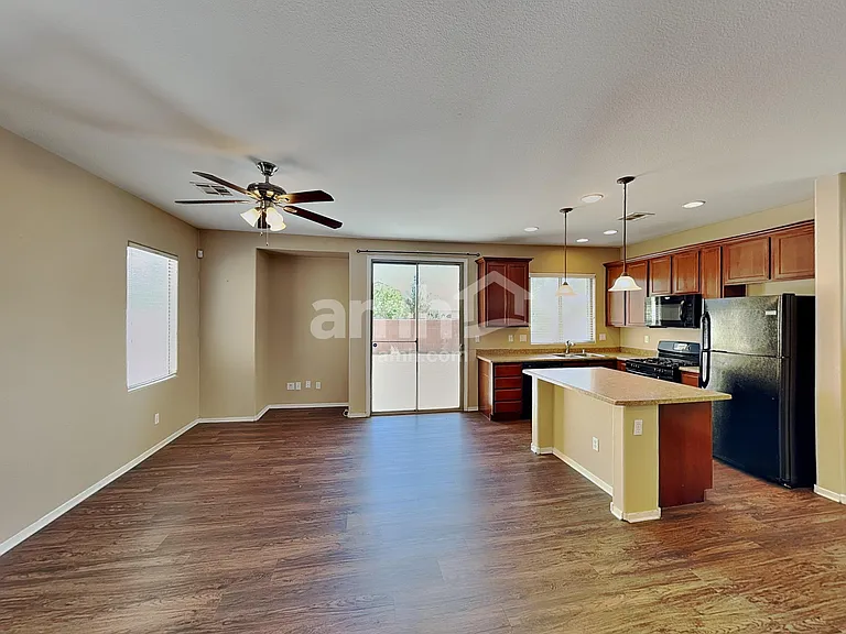 5516 Stelle Amore St — Photo 4