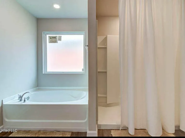 2509 Esplanade St — Photo 9