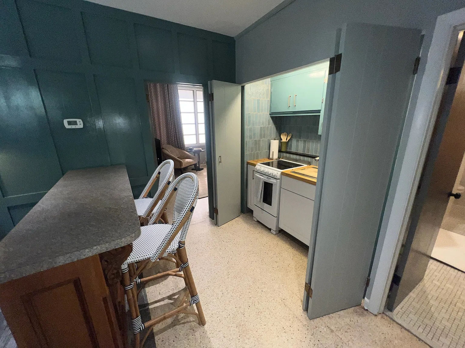 1 bed, 970 sqft, $2,025 — Photo 4