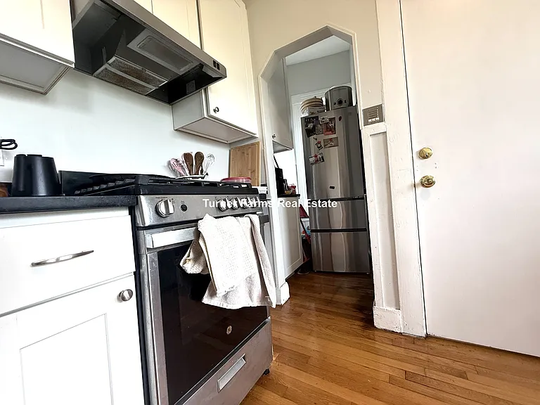 116 Willow St #4 — Photo 1
