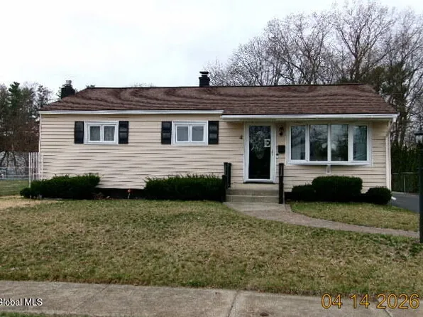 4 Avon Place, South Glens Falls, NY 12803