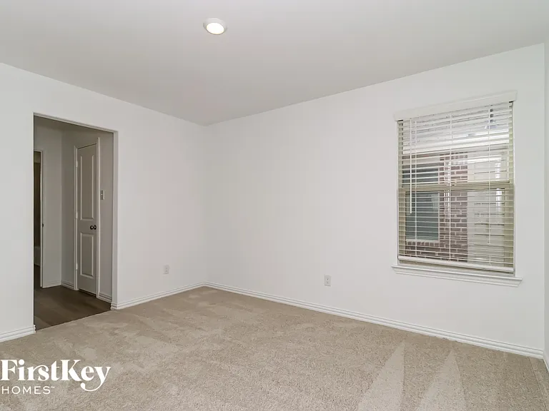 10113 Elkhorn Dr — Photo 11